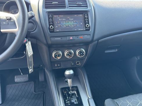 Used 2025 Mitsubishi Outlander Sport ES AWD/4WD image 18