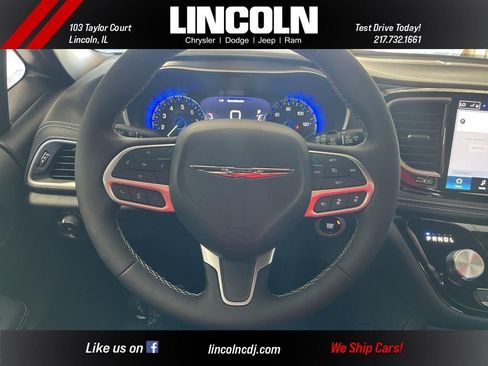 New 2026 Chrysler Pacifica Select image 13