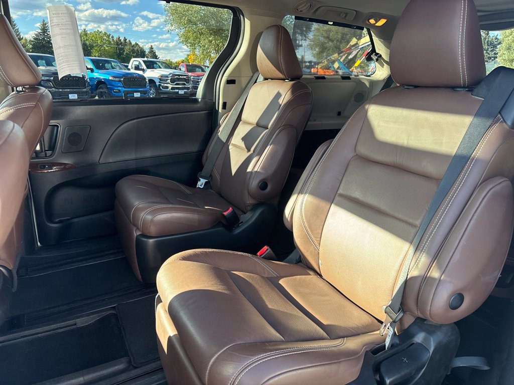 Used 2019 Toyota Sienna Limited Premium FWD image 22