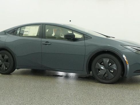 New 2026 Toyota Prius Plug-In Hybrid FWD image 11