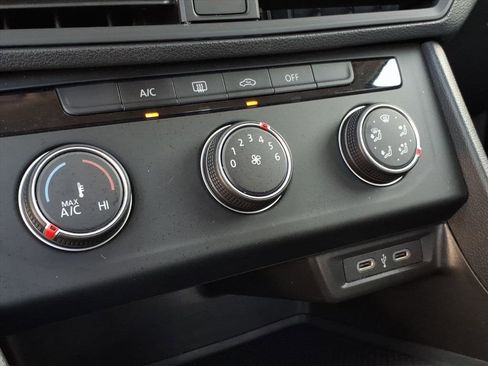 Certified 2023 Volkswagen Jetta S image 30