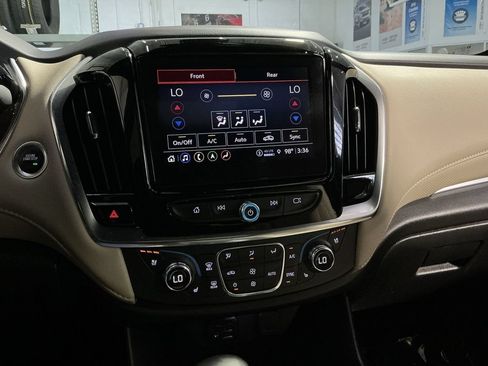 Used 2023 Chevrolet Traverse Premier AWD/4WD image 22