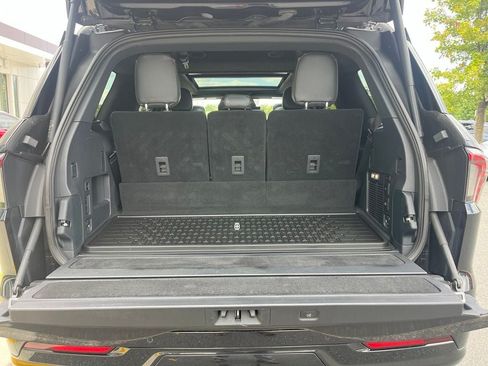 Used 2025 Lincoln Navigator Black Label AWD/4WD image 11
