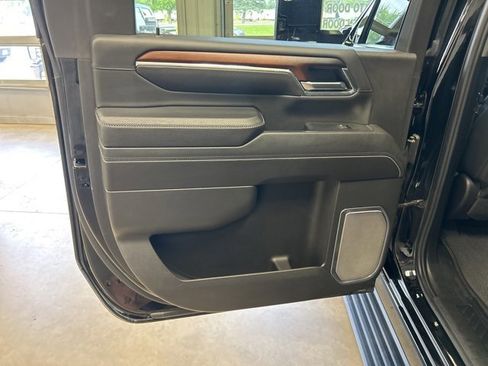 Used 2024 GMC Sierra 3500 Denali w/ Denali Reserve Package image 33