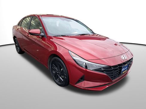 Used 2023 Hyundai Elantra Blue image 3