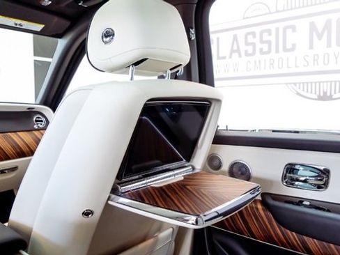 Used 2019 Rolls-Royce Cullinan image 36
