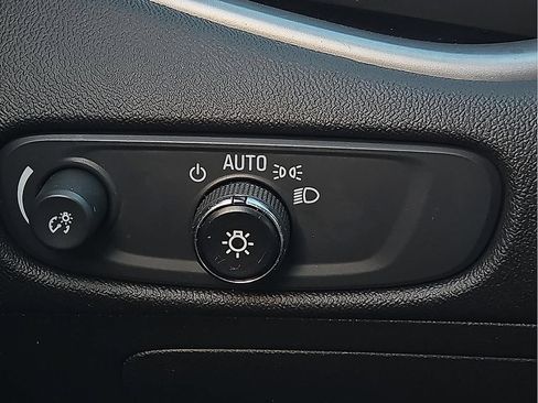Used 2023 Chevrolet Malibu LT FWD image 17