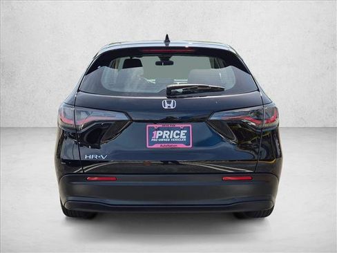 Certified 2023 Honda HR-V LX image 6