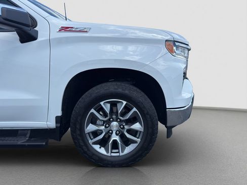 Used 2024 Chevrolet Silverado 1500 LT AWD/4WD image 21