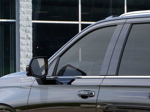New 2026 Chevrolet Suburban High Country AWD/4WD image 12