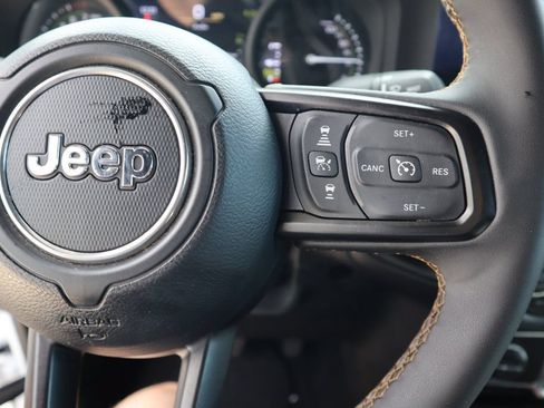 Used 2024 Jeep Wrangler Unlimited w/ Convenience Group AWD/4WD image 22