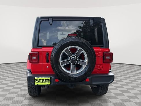 Used 2019 Jeep Wrangler Unlimited Sahara AWD/4WD image 3