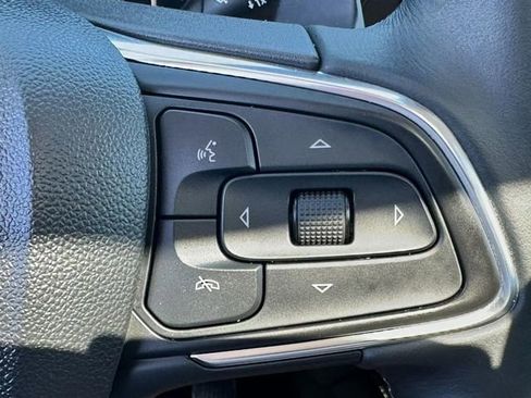 Used 2023 Buick Envision Avenir AWD/4WD image 21