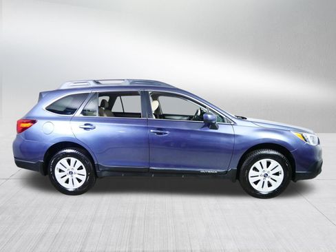 Used 2016 Subaru Outback 2.5i Premium w/ Popular Package #2 AWD/4WD image 8