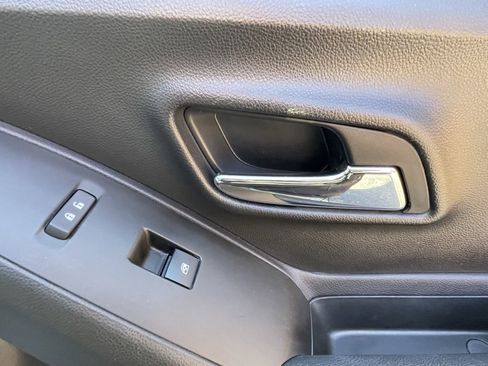 Certified 2018 Chevrolet Trax LT w/ LT Convenience Package image 12