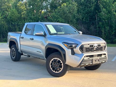 Used 2024 Toyota Tacoma TRD Off-Road AWD/4WD image 1