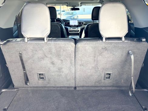 Certified 2021 Ford Explorer XLT w/ Equipment Group 202A image 9