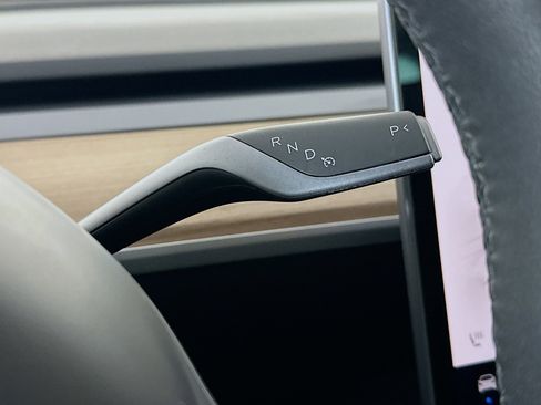 Used 2023 Tesla Model 3 Standard Range image 23