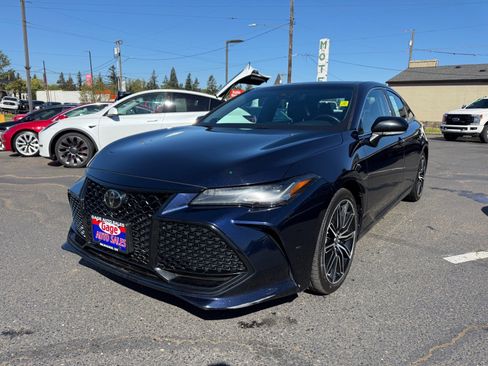 Used 2022 Toyota Avalon Touring w/ Advanced Safety Package image 2