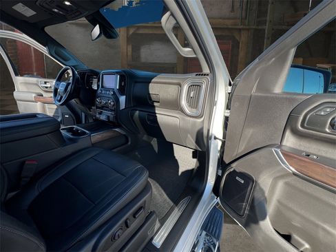 Used 2020 GMC Sierra 1500 SLT w/ SLT Premium Plus Package image 17