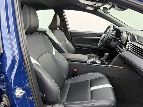 Used 2025 Toyota Camry SE image 30