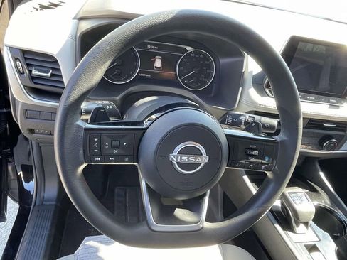 Used 2023 Nissan Rogue SV image 18