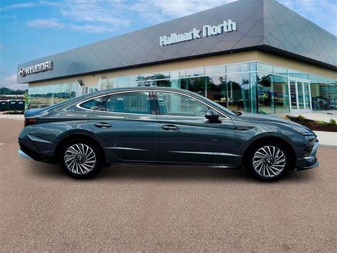 New 2025 Hyundai Sonata Limited image 9