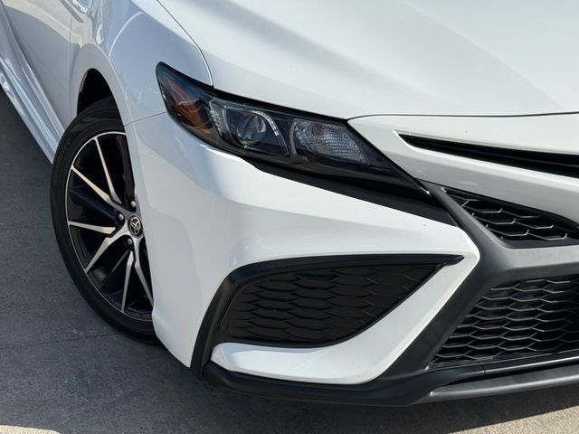 Used 2023 Toyota Camry SE FWD image 7