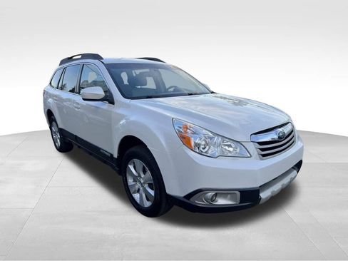 Used 2012 Subaru Outback 3.6R Limited AWD/4WD image 9