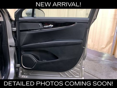 Used 2023 Lincoln Nautilus Reserve AWD/4WD image 11