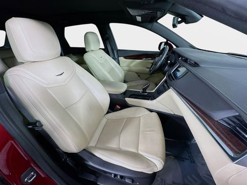 Used 2019 Cadillac XT5 Luxury image 31