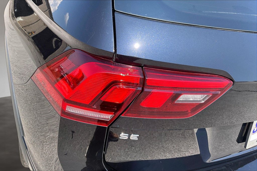 Used 2023 Volkswagen Tiguan SE R-Line FWD image 22