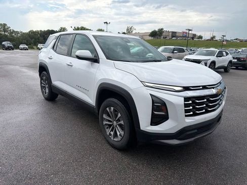 Used 2026 Chevrolet Equinox LT AWD/4WD image 8