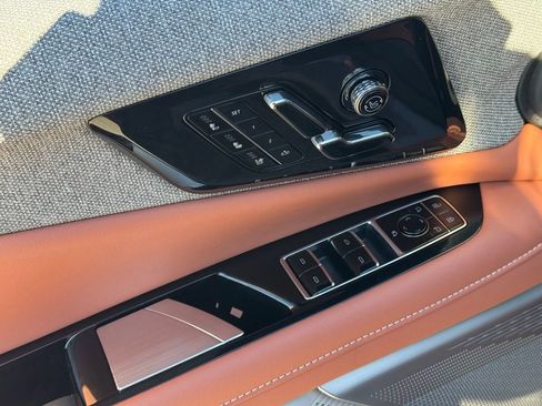 New 2026 Cadillac Optiq Luxury 2 image 18