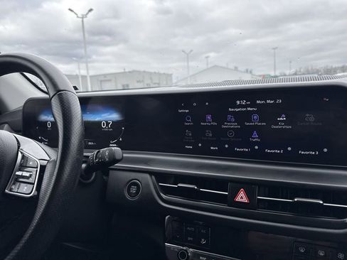 Used 2024 Kia Seltos SX image 19