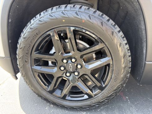 Used 2021 Chevrolet Traverse LS FWD image 36