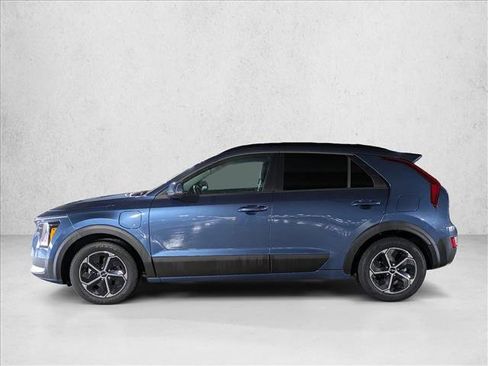 Used 2023 Kia Niro EX image 9