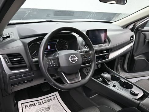 Used 2025 Nissan Rogue SV image 14