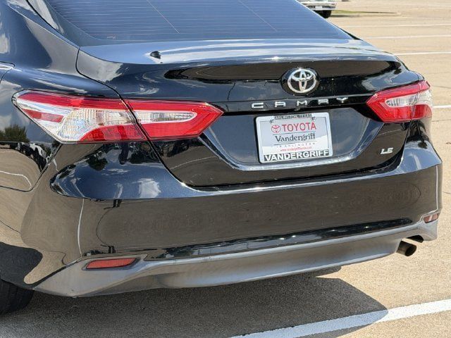 Used 2019 Toyota Camry LE FWD image 6