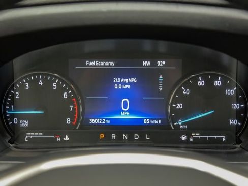 Used 2022 Ford Explorer XLT image 27