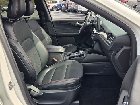 Used 2025 Ford Escape ST-Line w/ Tech Pack #1 image 16