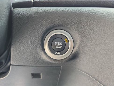 New 2026 Chrysler Pacifica Select FWD image 26