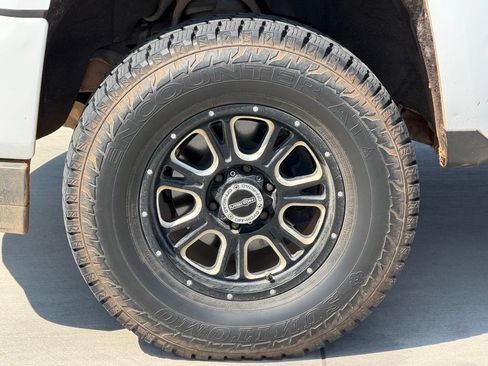 Used 2018 Chevrolet Silverado 1500 LT w/ All Star Edition AWD/4WD image 6
