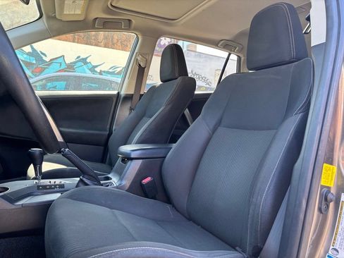 Used 2015 Toyota RAV4 XLE AWD/4WD image 10