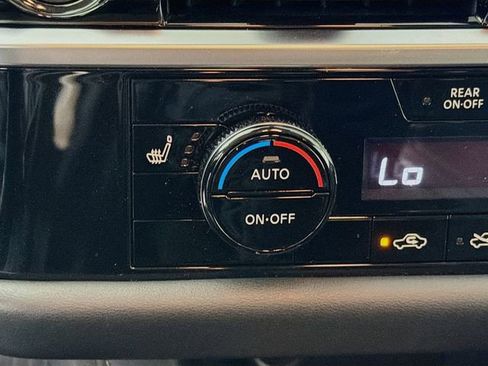 Used 2022 Nissan Pathfinder SL FWD image 24