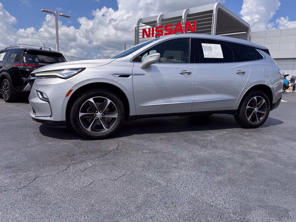Used 2022 Buick Enclave Essence w/ Sport Touring Edition AWD/4WD image 2