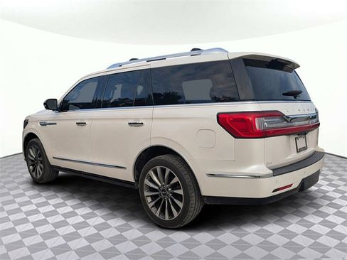 Used 2018 Lincoln Navigator Select image 6