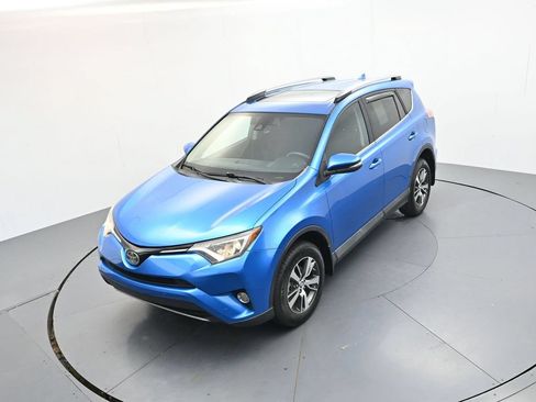 Used 2017 Toyota RAV4 XLE FWD image 21