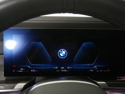 Certified 2023 BMW 740i RWD image 21