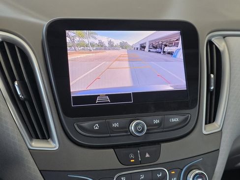 Used 2025 Chevrolet Malibu LT FWD image 12